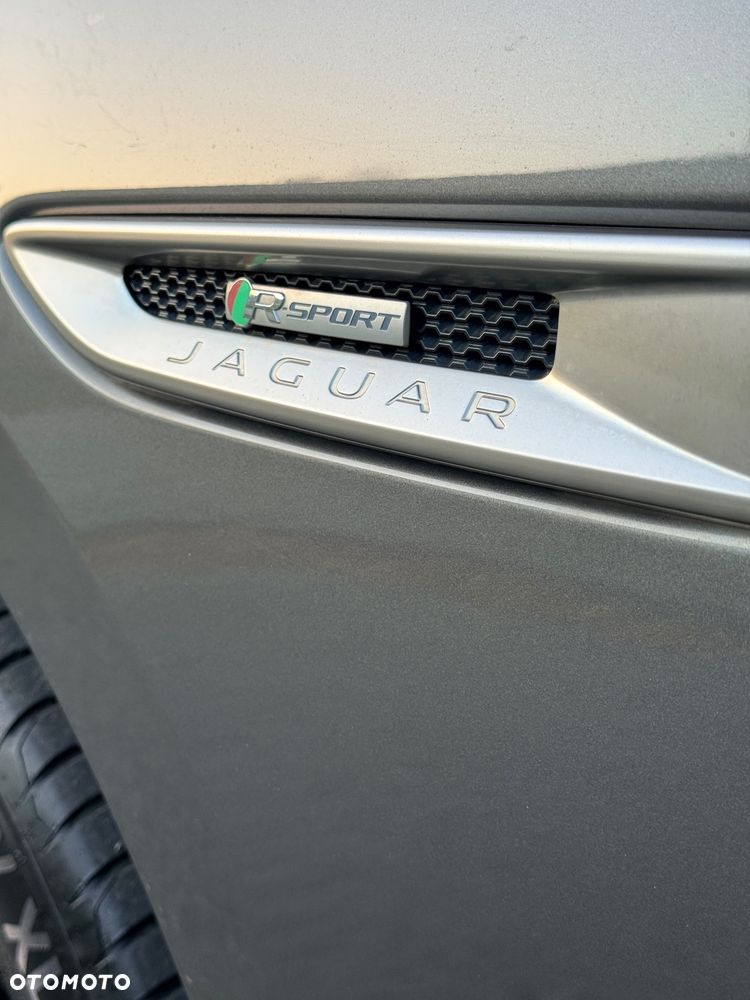 Jaguar F-Pace - 16