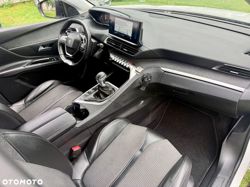 Peugeot 3008 PureTech 130 Stop & Start GPF Allure - 13