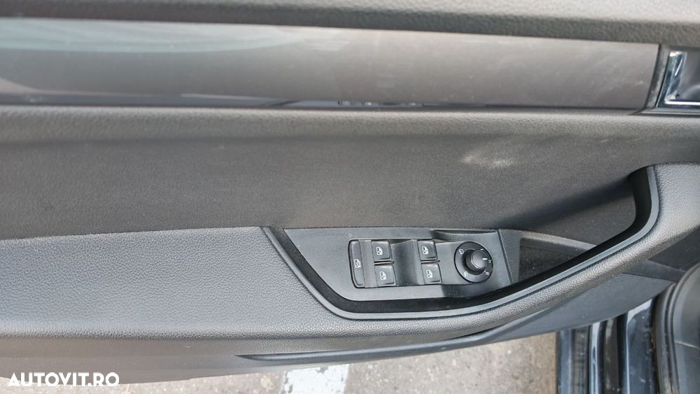 Skoda Superb 2.0 TDI Ambition - 9
