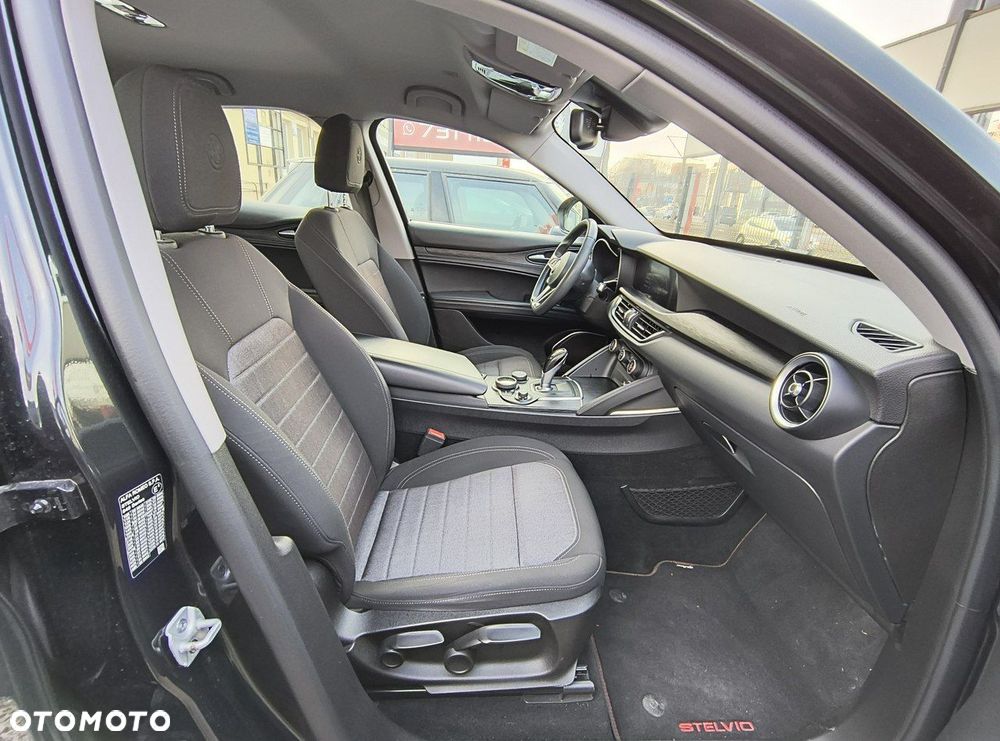 Alfa Romeo Stelvio 2.0 Turbo Q4 - 21
