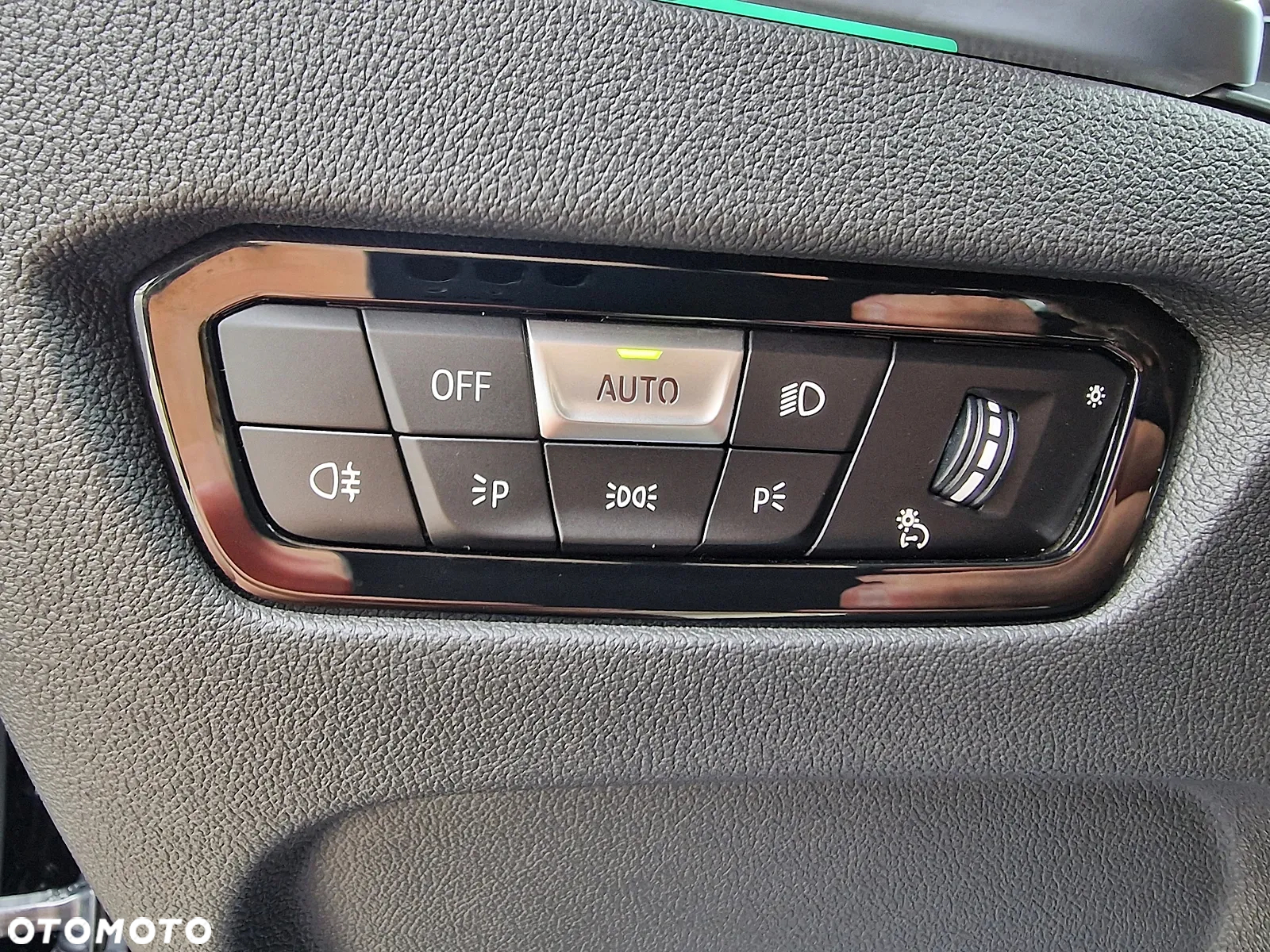 BMW Seria 3 318i Luxury Line - 21