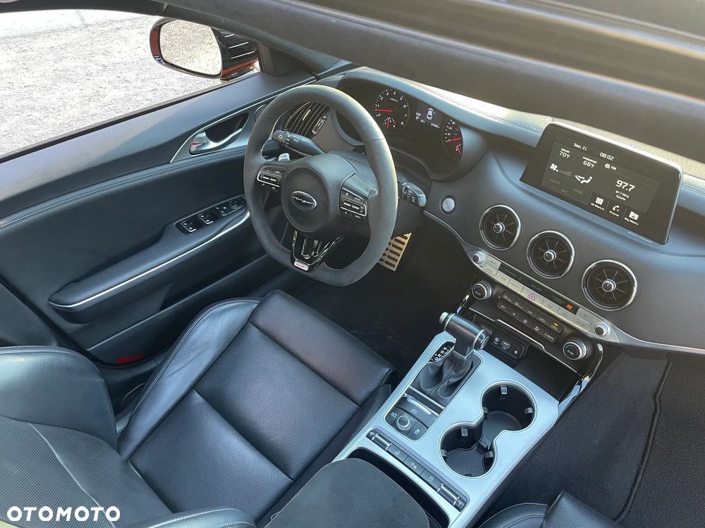 Kia Stinger 3.3 T-GDI V6 GT AWD - 18
