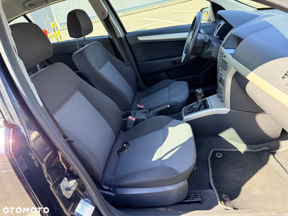 Opel Astra 1.6 Edition 111 Jahre - 23