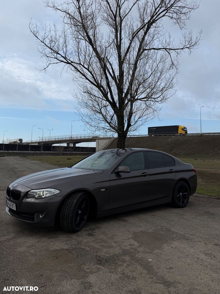 BMW Seria 5 520d Aut. - 1