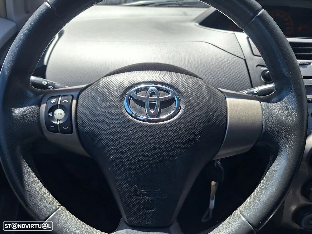 Toyota Yaris 1.0 VVT-i Sport - 13