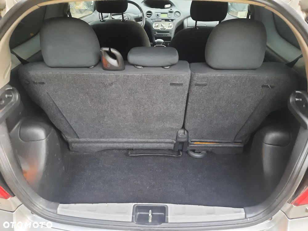 Toyota Yaris 1.3 Luna - 12