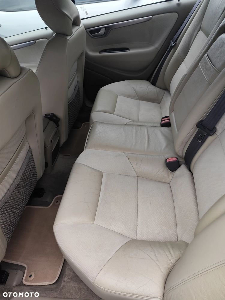 Volvo S60 2.4 T - 10