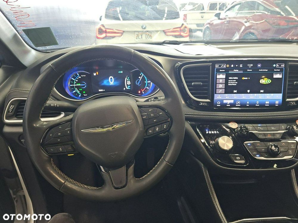 Chrysler Pacifica - 8