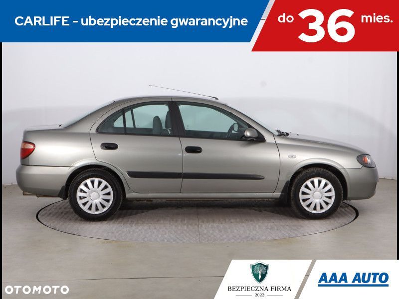 Nissan Almera - 8