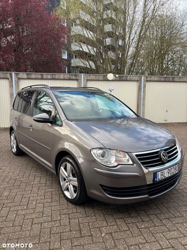 Volkswagen Touran 2.0 TDI Highline - 1