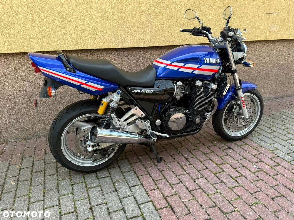 Yamaha XJR - 17