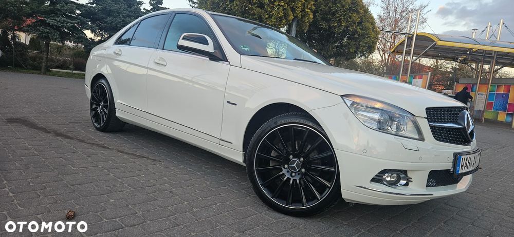 Mercedes-Benz Klasa C 180 BlueEFFICIENCY 7G-TRONIC Avantgarde - 2