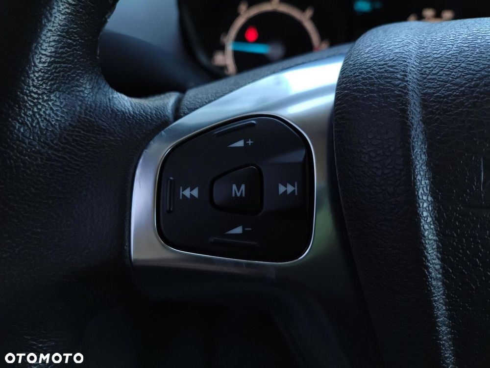 Ford Transit Courier - 13