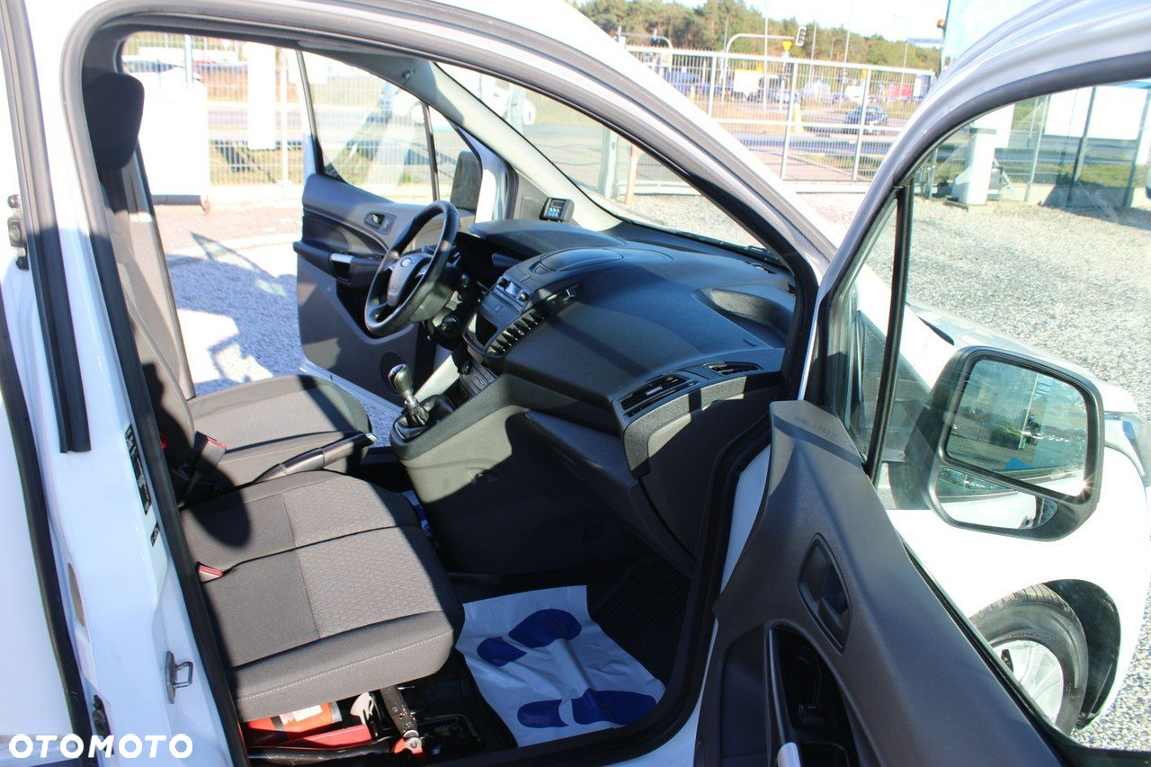 Ford Transit Connect - 23