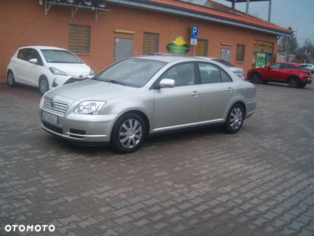 Toyota Avensis - 2