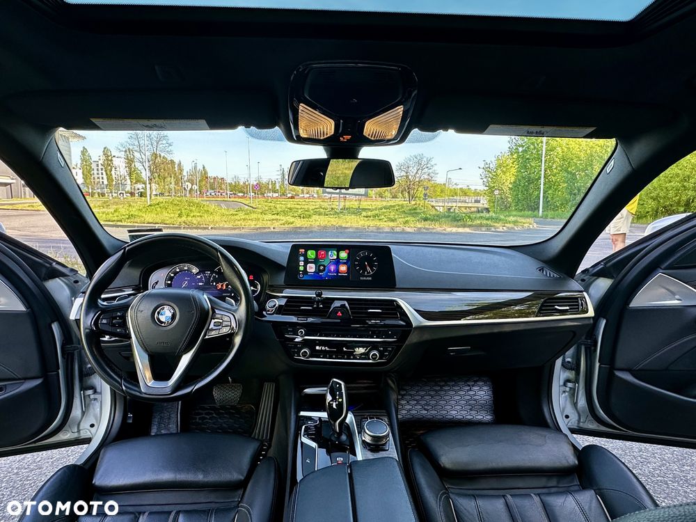 BMW Seria 5 530i xDrive Sport Line sport - 10