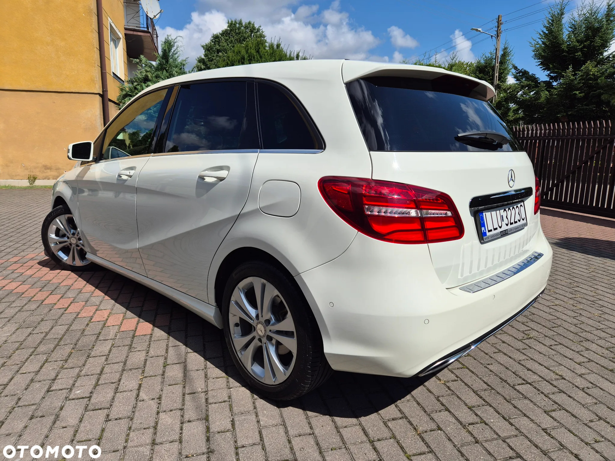 Mercedes-Benz Klasa B 180 7G-DCT - 4