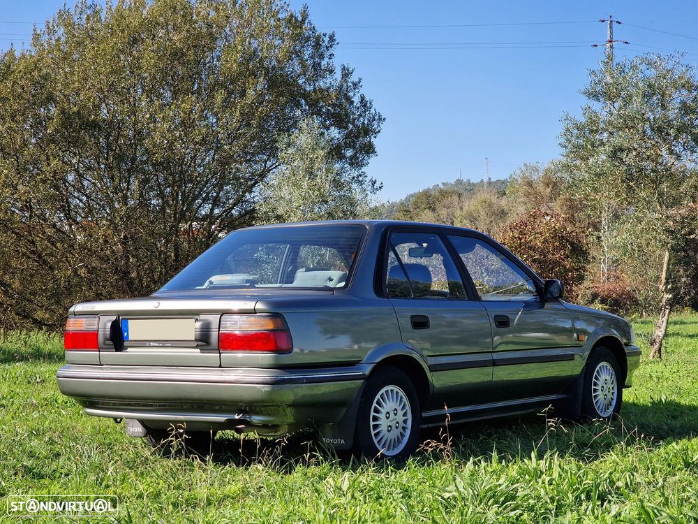 Toyota Corolla 1.3 Gold Line - 4