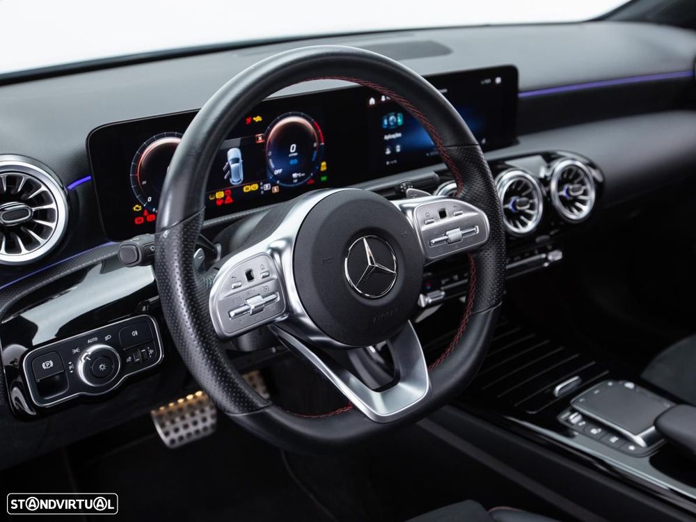 Mercedes-Benz A 250 e 8G-DCT AMG Line - 16