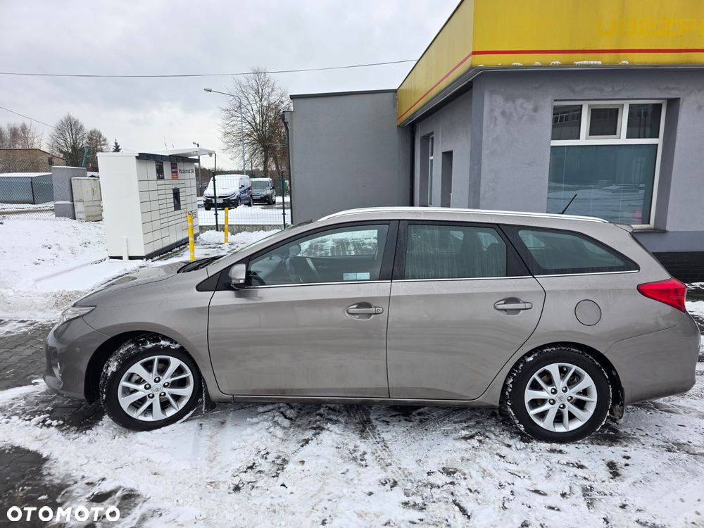 Toyota Auris 1.6 Premium Comfort - 3