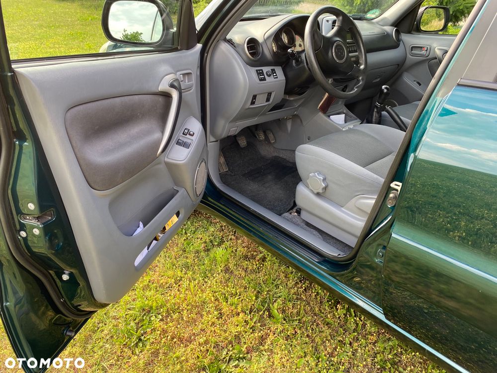 Toyota RAV4 2.0 VVT-i 4x4 - 19