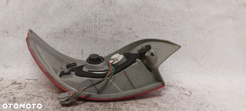 .  TYL TYLNA LAMPA PRAWA MITSUBISHI COLT Z30 CABRIO - 6