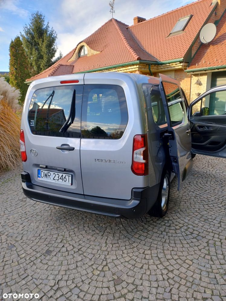 Toyota Proace City 1.5 D-4D Long 2,4t Active (bryg.) - 17