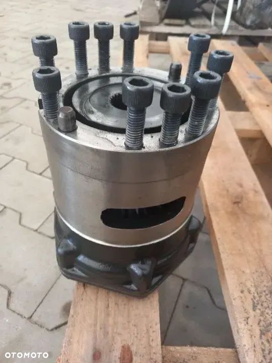 Przedni most 20.26 zwolnica obudowa mechanizm różnicowy piasta siłownik Deutz Fahr Agrotron 150 - 7