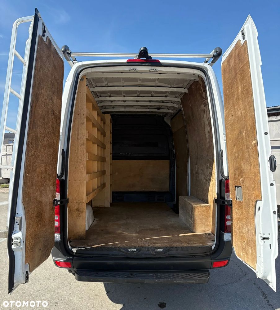 Mercedes-Benz Sprinter - 23