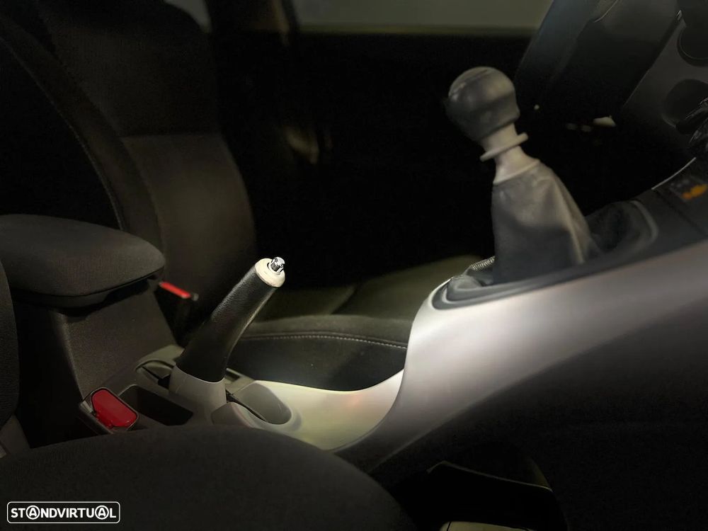 Toyota Auris 1.4 VVT-i AC - 17