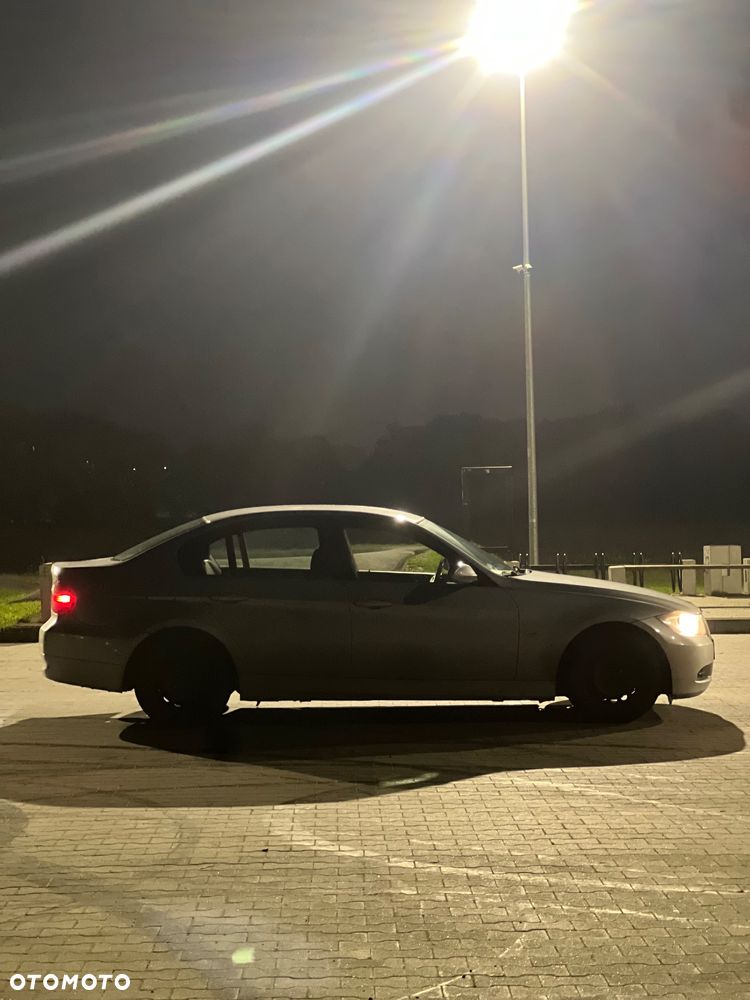 BMW Seria 3 318i - 2