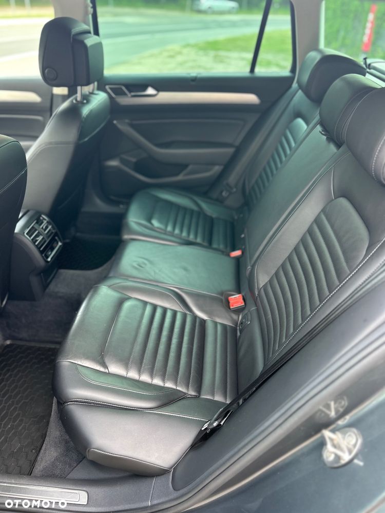 Volkswagen Passat 2.0 TDI SCR 4Motion DDG Highline - 20