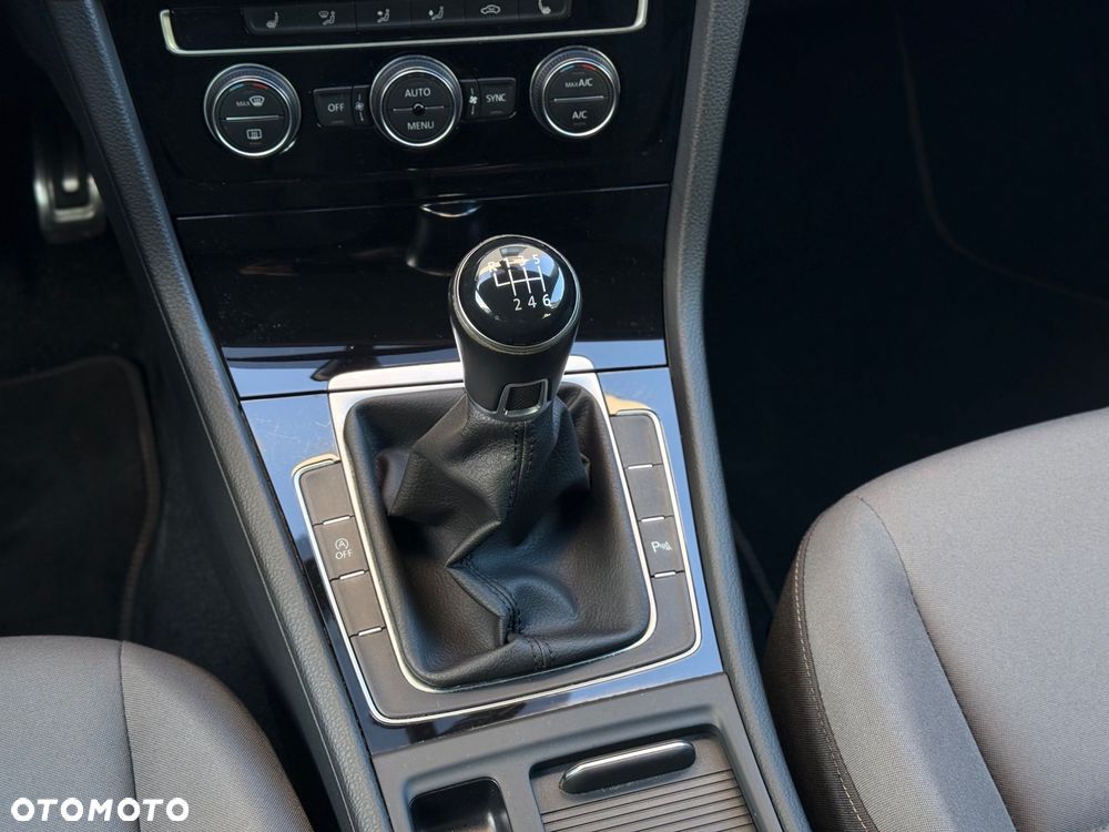 Volkswagen Golf - 19