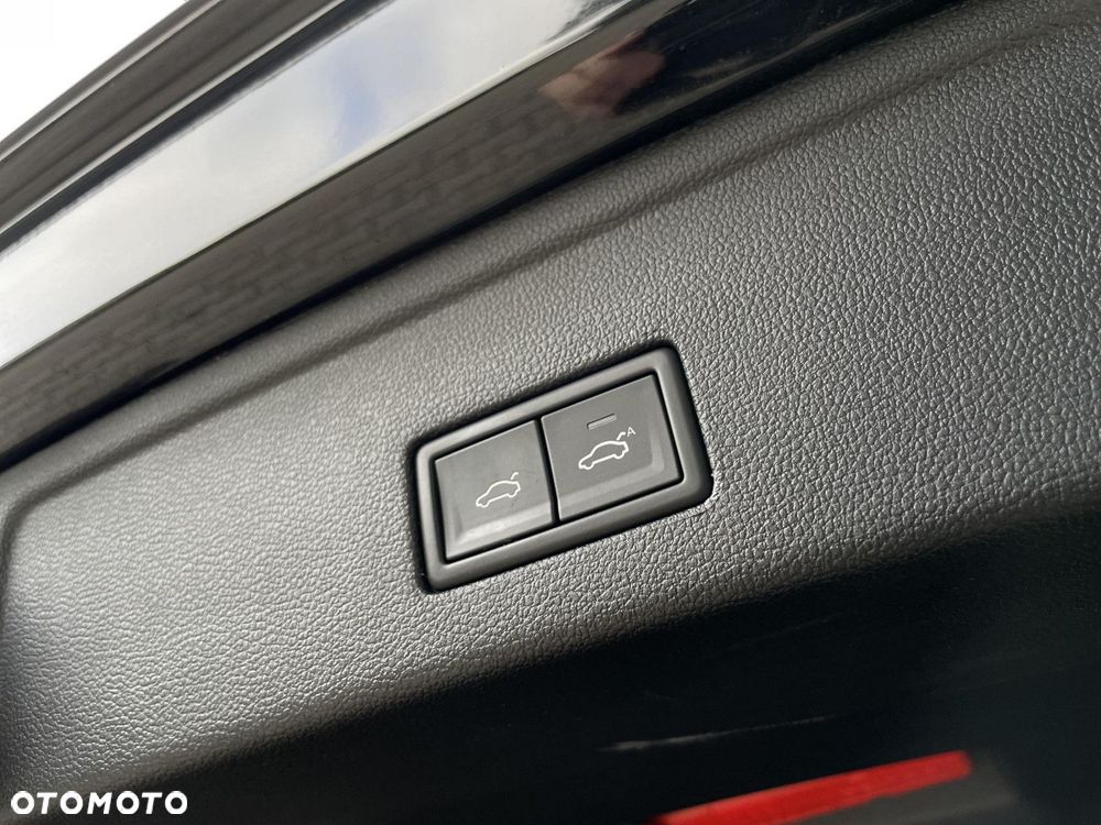 Volkswagen Touareg - 22