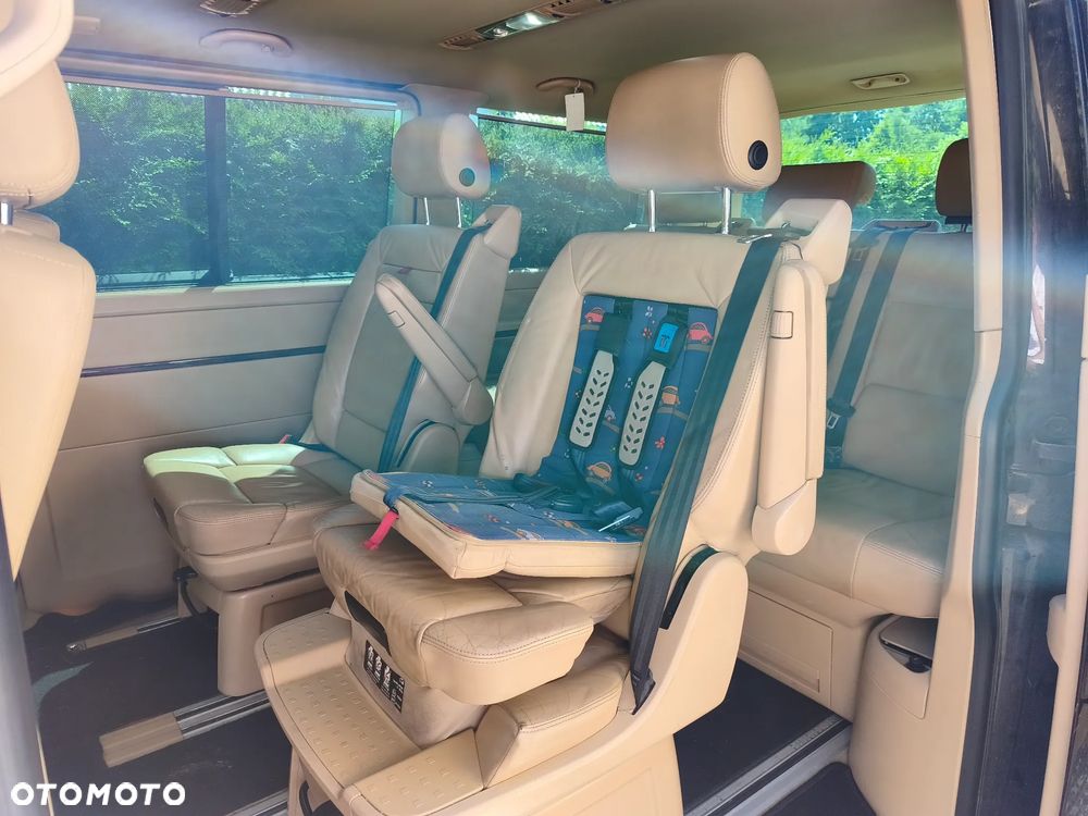 Volkswagen Multivan - 12