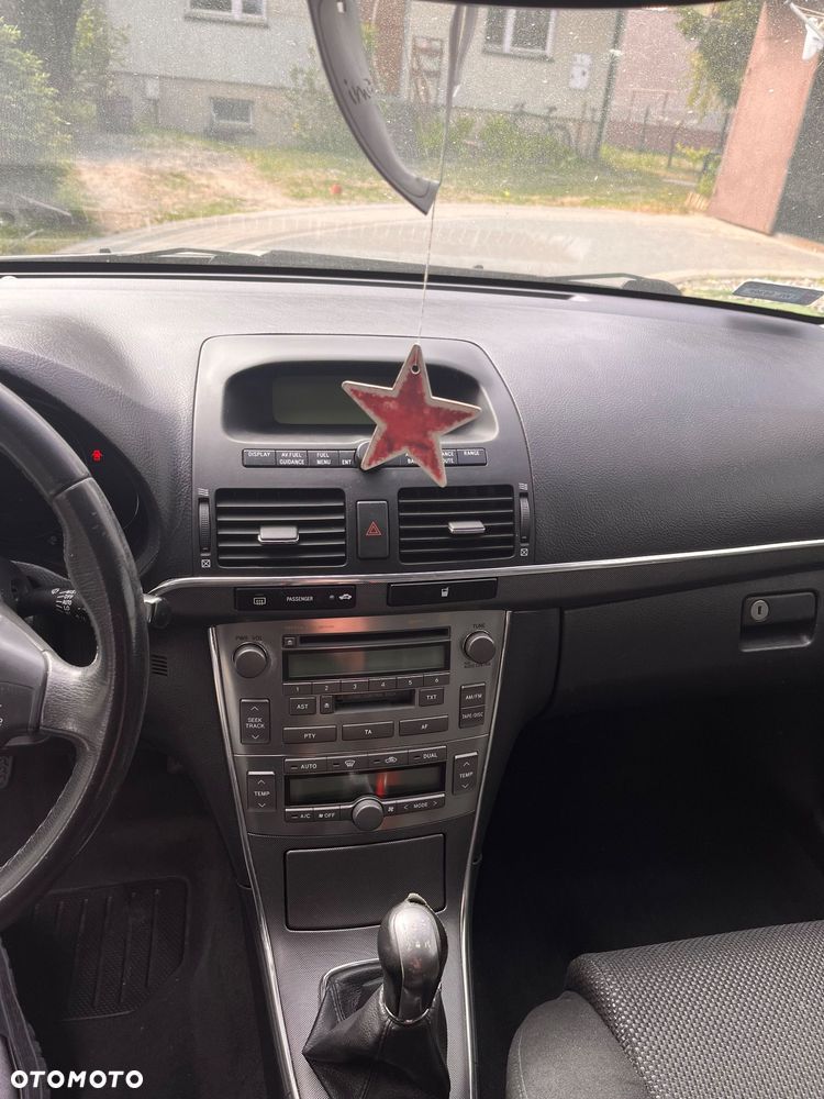 Toyota Avensis 1.8 VVT-i Sol - 11