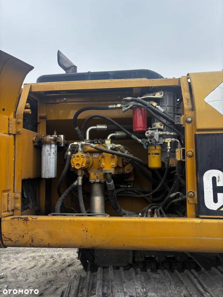 Caterpillar CAT 318 CL - 5