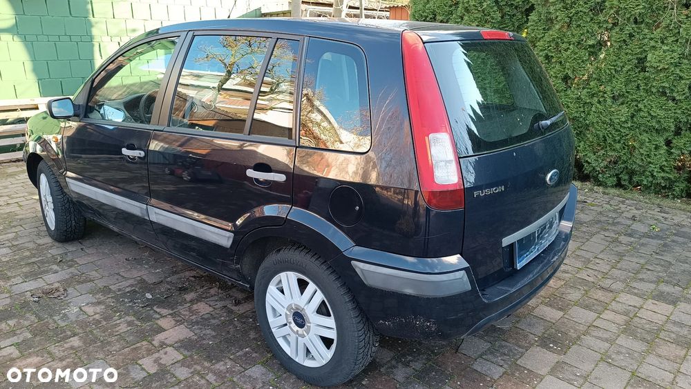Ford Fusion - 10