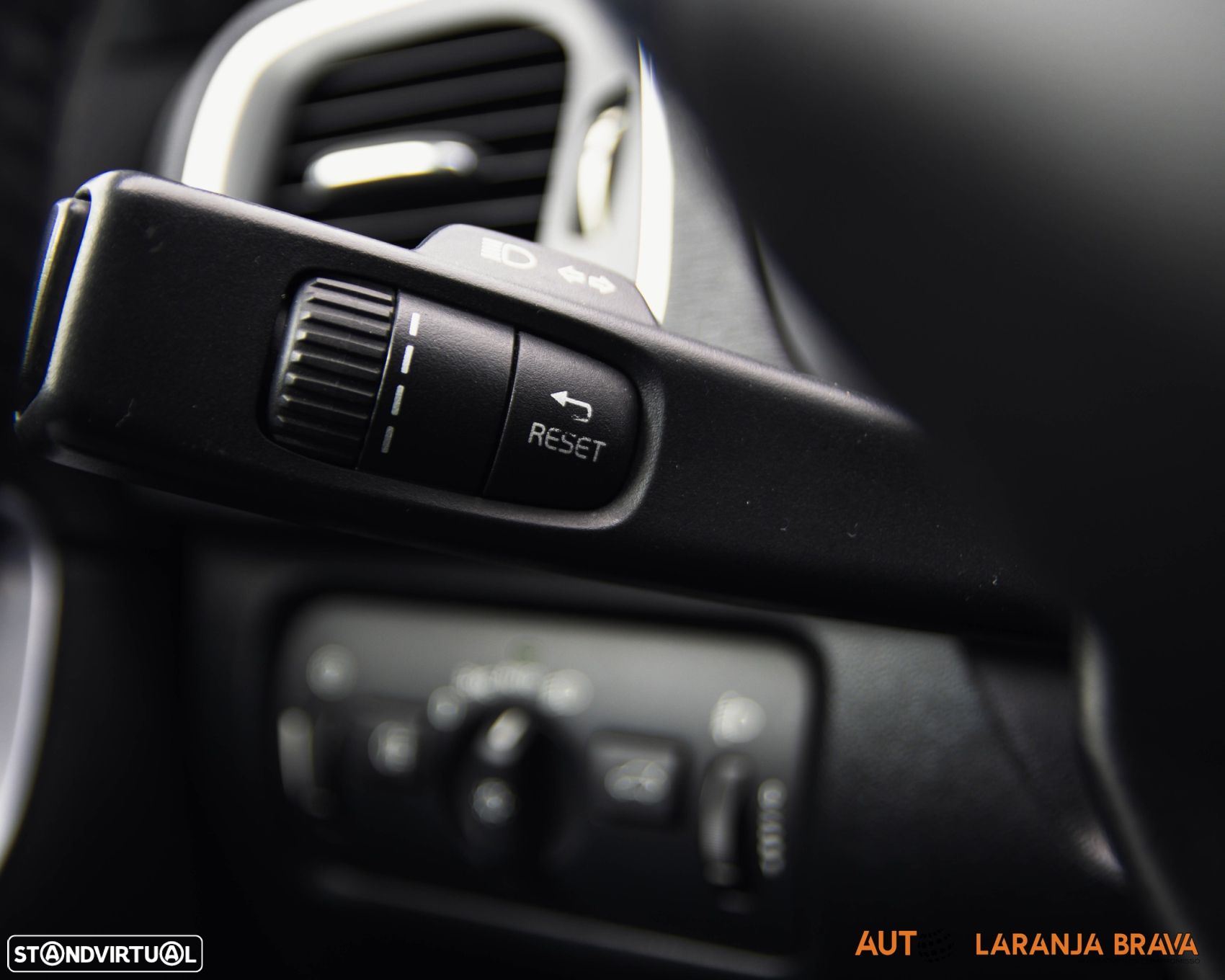 Volvo V40 Cross Country 1.6 D2 Summum - 30