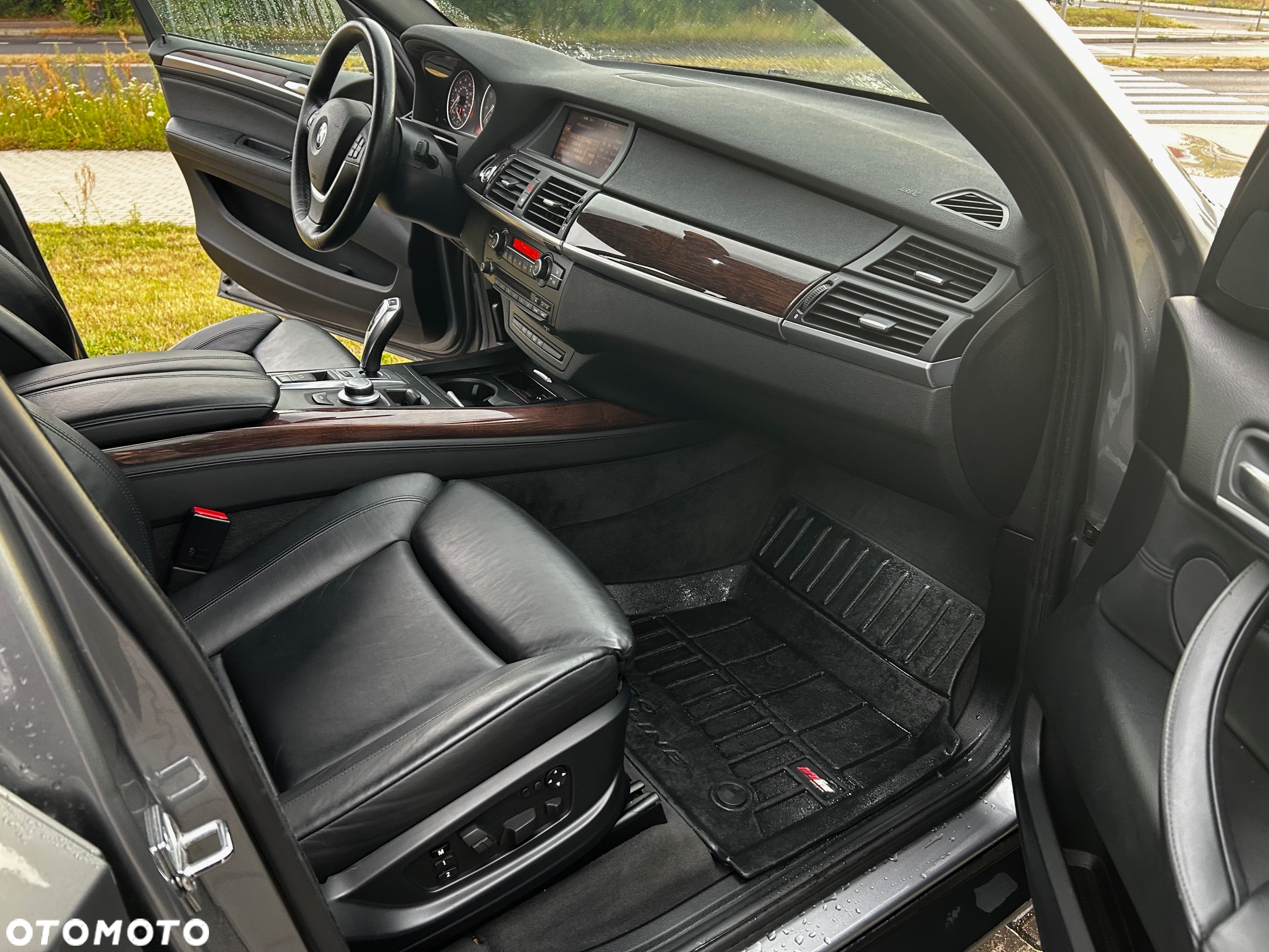 BMW X5 4.8i xDrive - 10