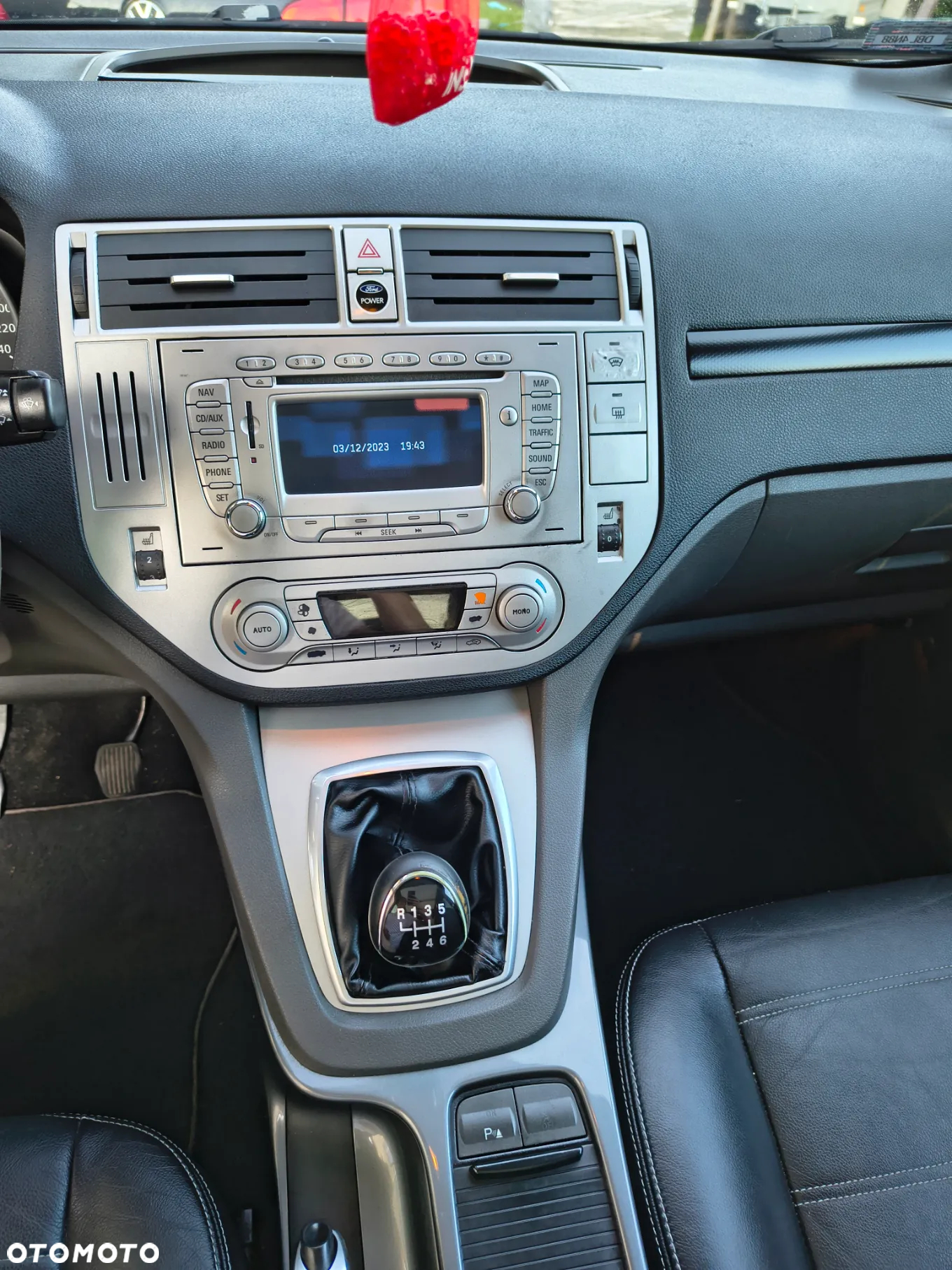 Ford Kuga 2.0 TDCi 4x4 Titanium - 4