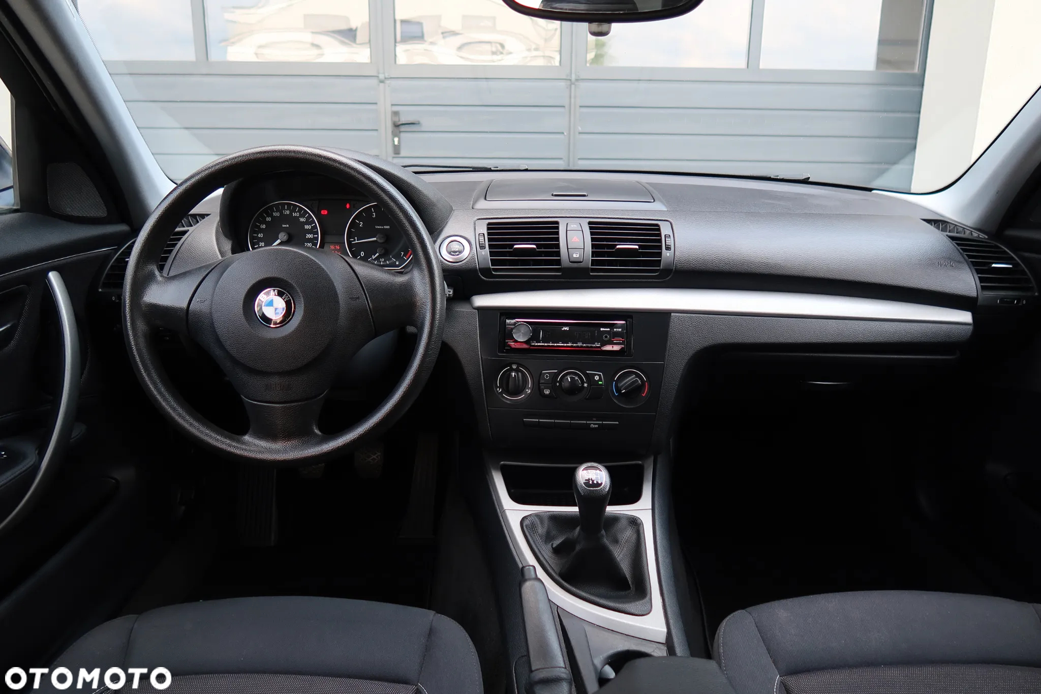 BMW Seria 1 116i - 26