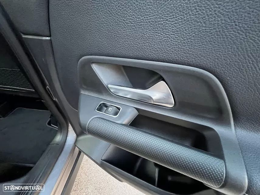 Mercedes-Benz GLB 200 d 4Matic - 37