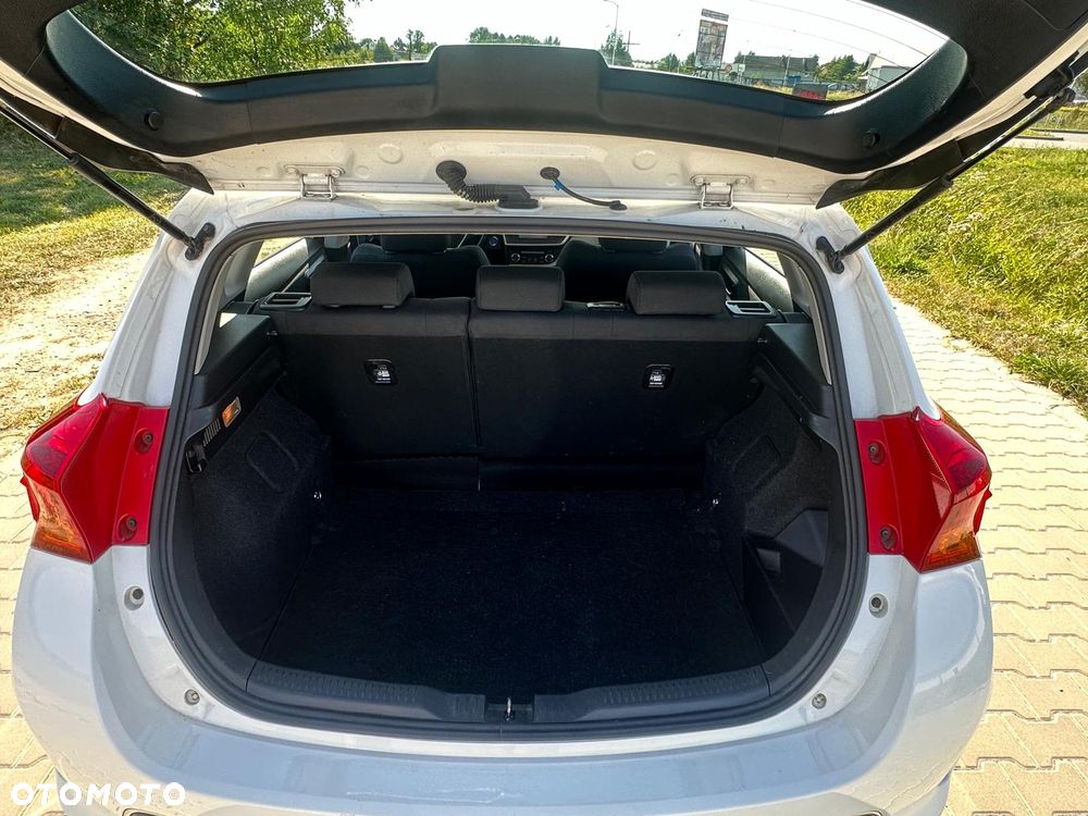 Toyota Auris 1.8 HSD Sol - 13