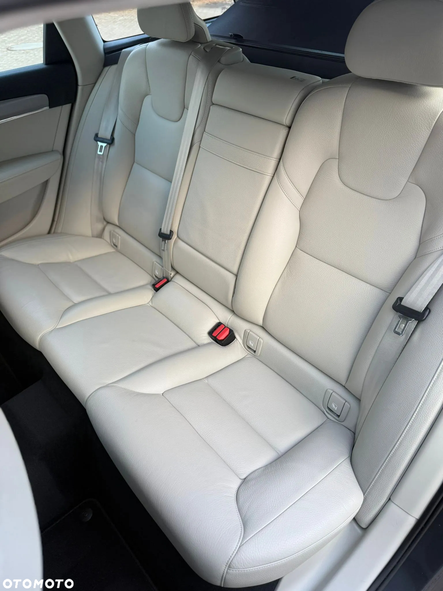 Volvo V90 D3 Momentum Pro - 12