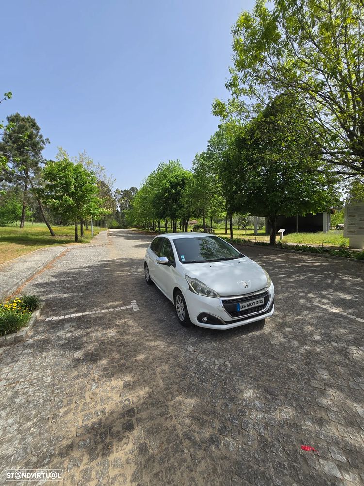 Peugeot 208 PureTech 82 Urban Move - 1