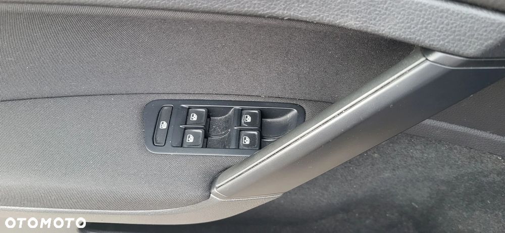 Volkswagen Golf 1.6 TDI BlueMotion Technology Trendline - 24