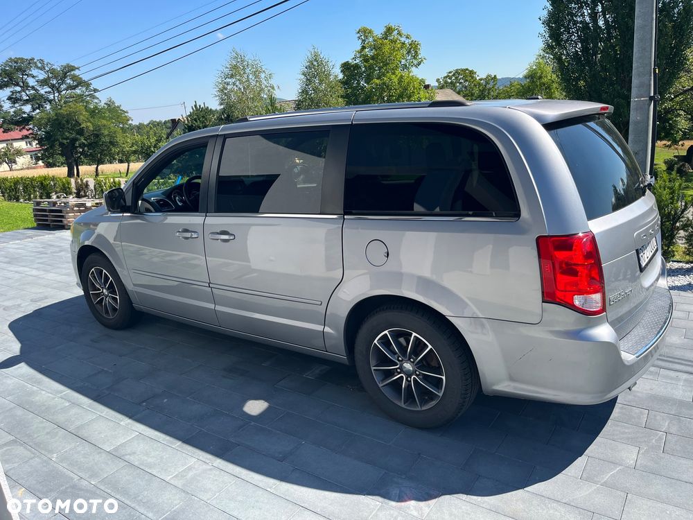 Dodge Grand Caravan - 7