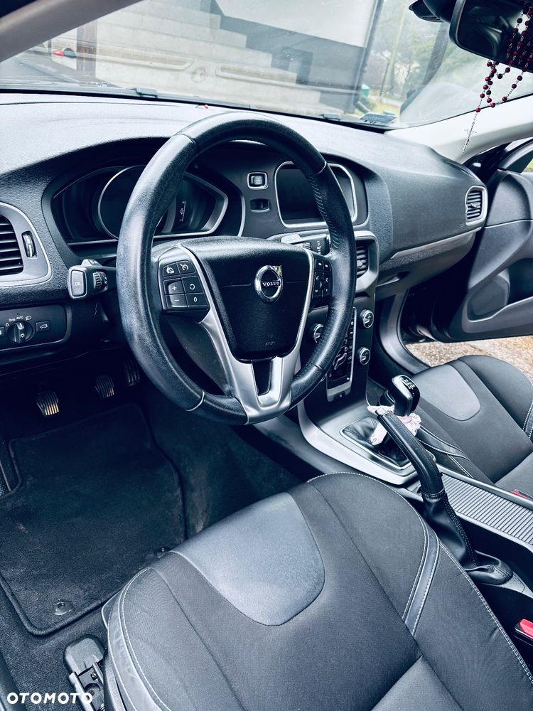 Volvo V40 D2 Momentum - 9