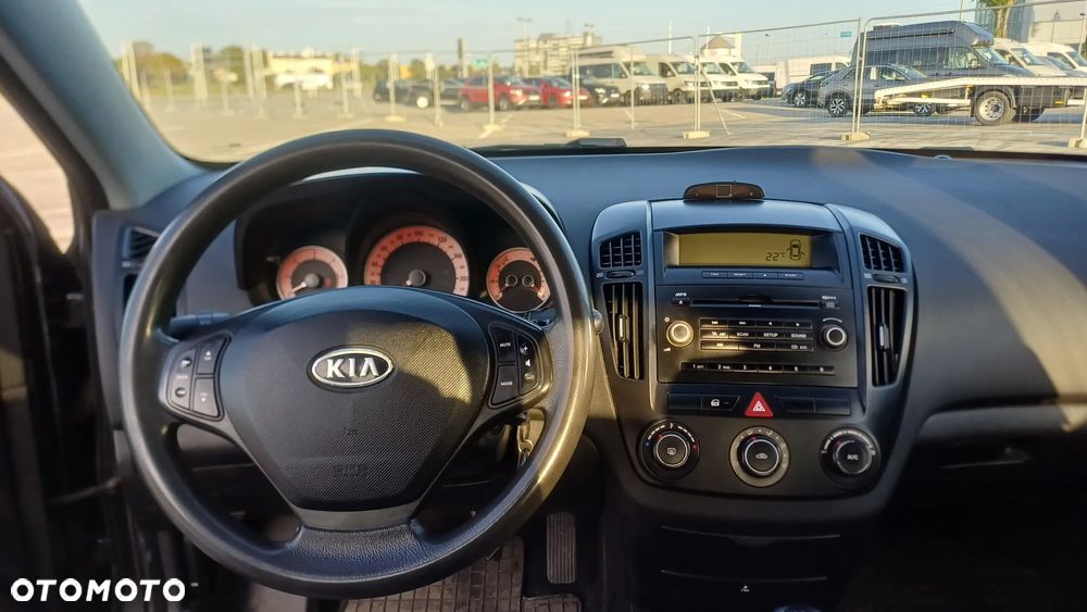 Kia Ceed 2.0 crdi Optimum - 11